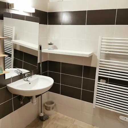 Apartmán Les Oliviers, Avec Terrasse Beaucaire (Gard)