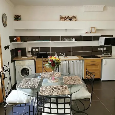 Les Oliviers, Avec Terrasse Apartmán Beaucaire (Gard)