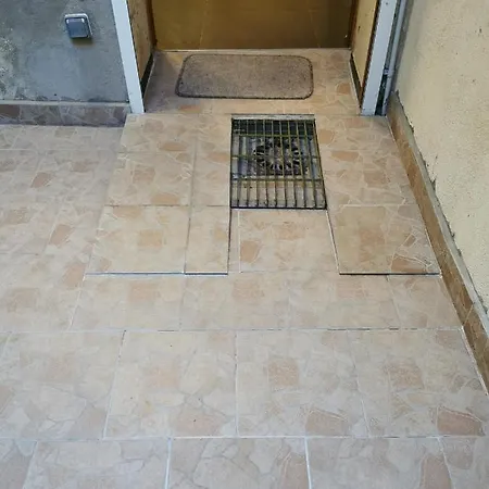 Les Oliviers, Avec Terrasse * Beaucaire (Gard)
